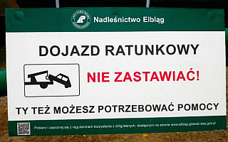 Turyści zastawiają drogi ratunkowe w okolicach Mierzei Wiślanej. W lasach zawieszono specjalne tablice